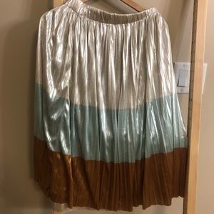 Shiny pretty skirt good for occasions:)